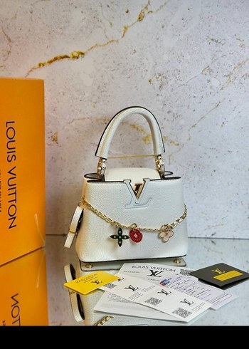Louis Vuitton Louis Vuitton Capucines PM AA KALİTE 20/15 cm