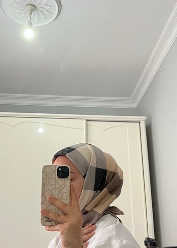 Burberry Şeffaf Detaylı Minimalist Kadın Şal