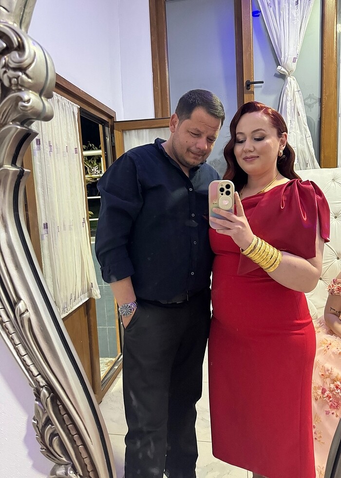 Kırmızı elbise - Görsel 2