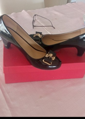 Tokalı Siyah Kadın Stiletto