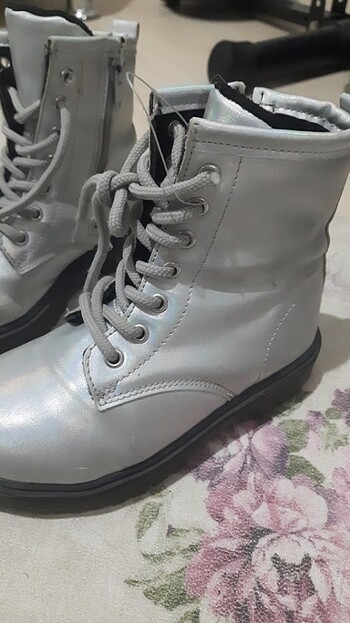 LC Waikiki Kız çocuk bot çizme