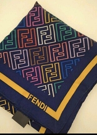Fendi İpek eşarp