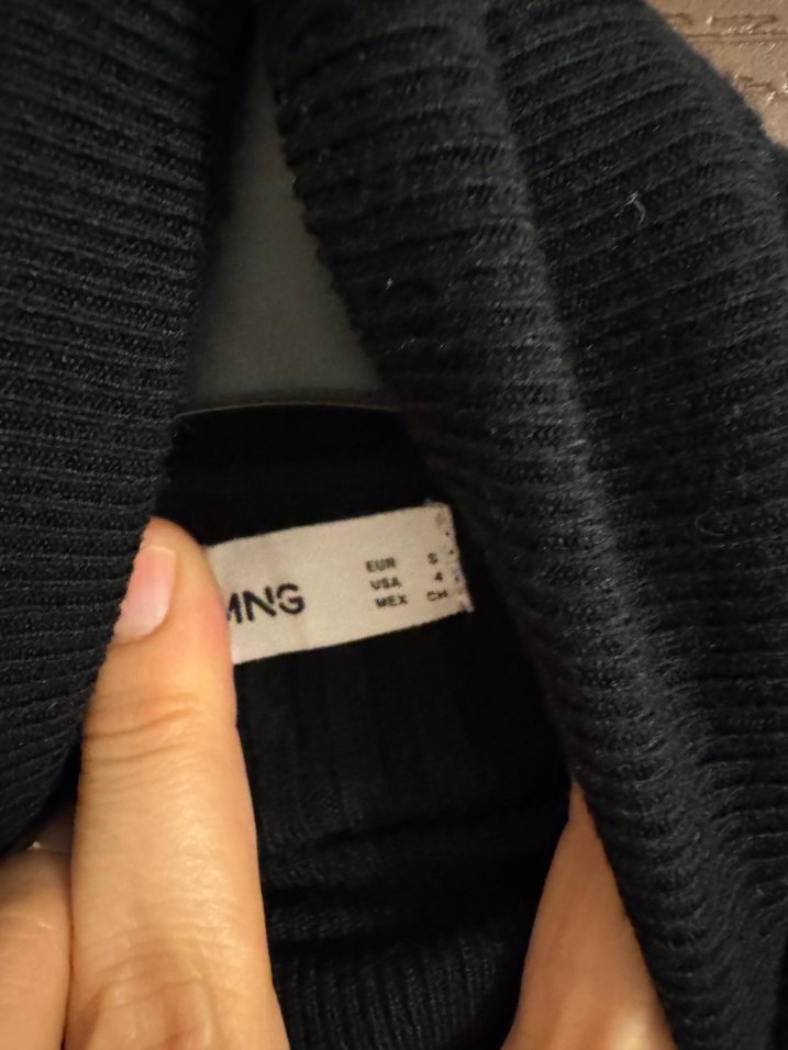 Siyah Yüksek Yakalı Kadın Triko Elbise - Görsel 4