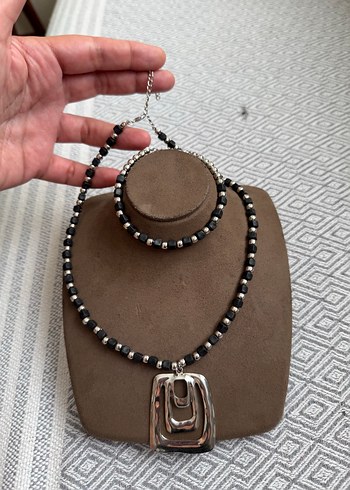  Beden gri Renk Gri Boncuklu Minimalist Kadın Kolye
