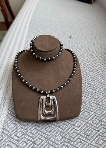  Beden Gri Boncuklu Minimalist Kadın Kolye