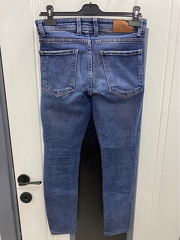 Zara ZARA SLIM FIT JEANS