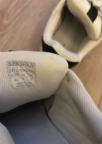 42 Beden beyaz Renk BERSHKA SPOR AYAKKABI