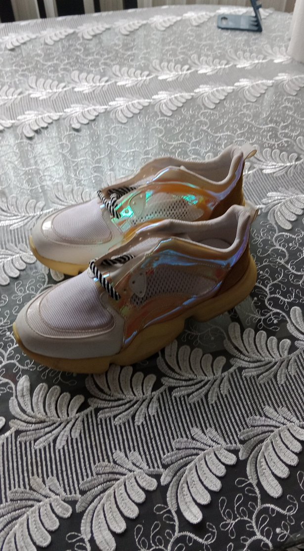 Beyaz Bağcıklı Kadın Dolgu Topuk Spor Ayakkabı - Görsel 2