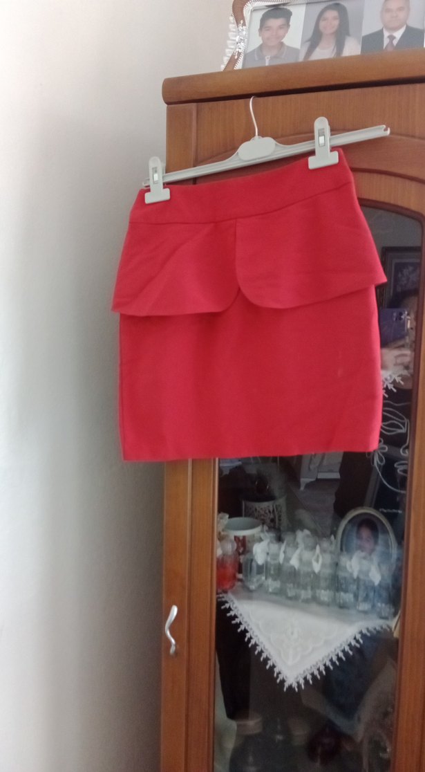Kırmızı Mini Etek, Fırfırlı, Dar Kesim - Görsel 2