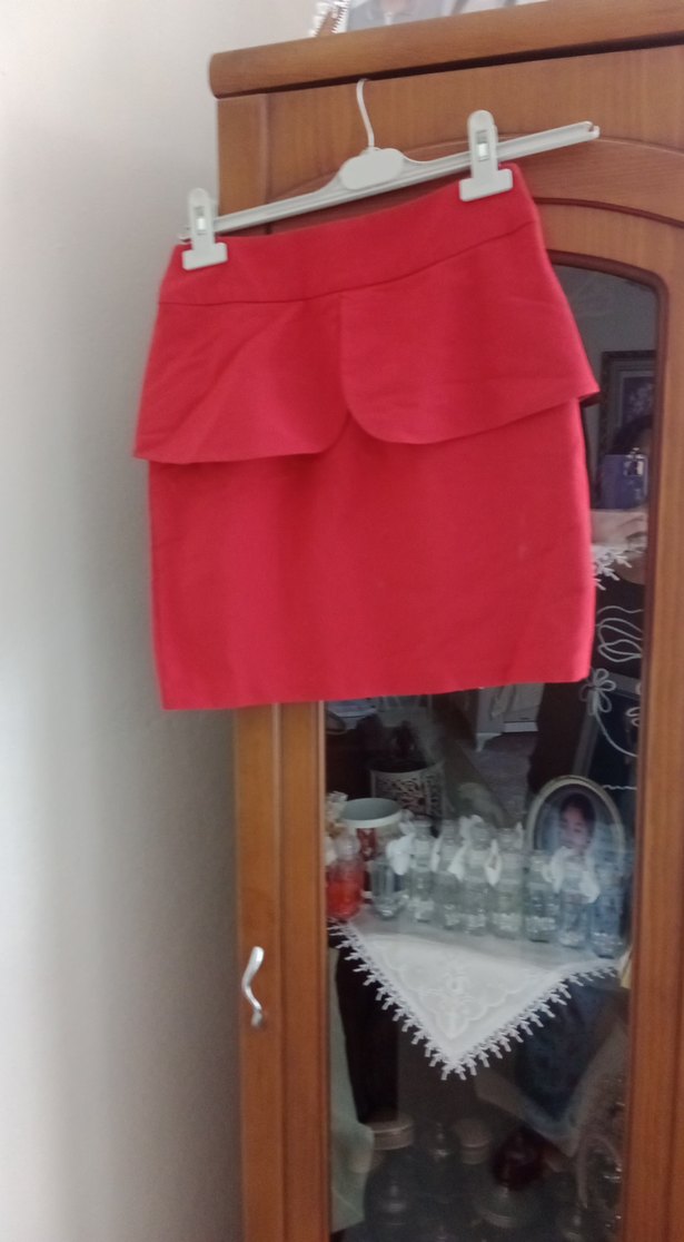 Kırmızı Mini Etek, Fırfırlı, Dar Kesim - Görsel 3