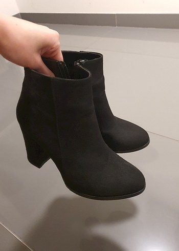 Siyah Süet Kadın Topuklu Bot - Görsel 8