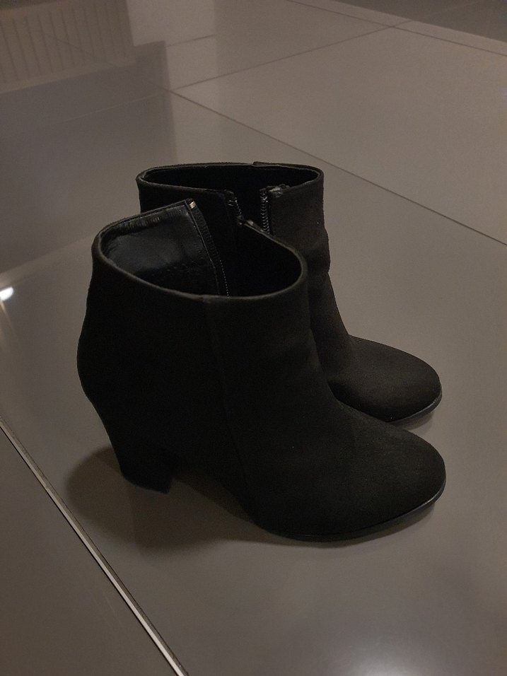 Siyah Süet Kadın Topuklu Bot - Görsel 2