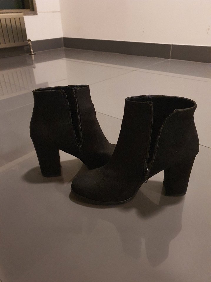 Siyah Süet Kadın Topuklu Bot - Görsel 4