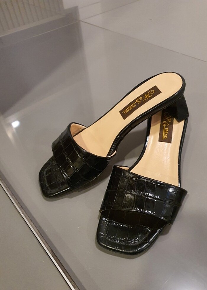 Kadın siyah hakiki deri terlik ?? - Görsel 4