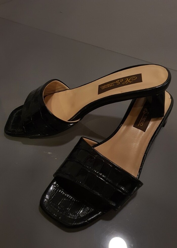 Kadın siyah hakiki deri terlik ?? - Görsel 2