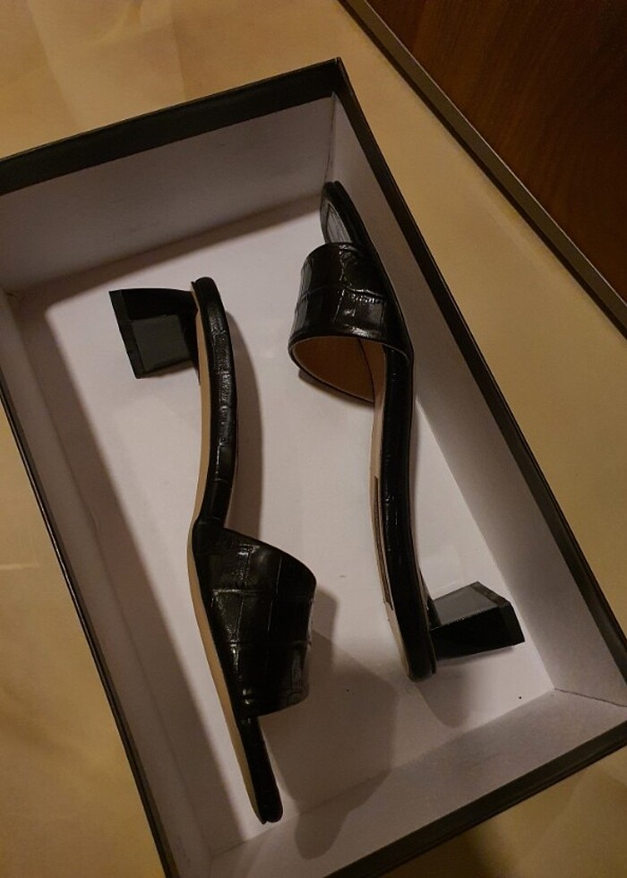 Kadın siyah hakiki deri terlik ?? - Görsel 3