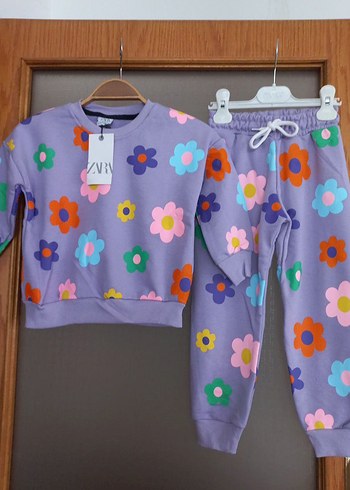 Zara Kız Çocuk Lila Çiçekli Rahat Eşofman Takımı - Görsel 3