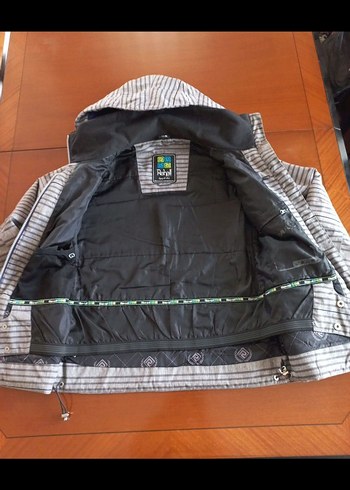 Gri Kapüşonlu Fermuarlı Kadın Mont - Görsel 6