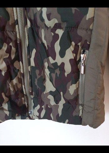 Kadin  kapsonlu kürk detaylı kamuflaj mont - Görsel 4