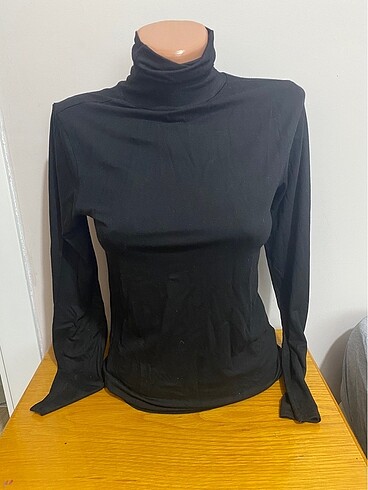 Siyah Boğazlı Body