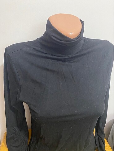 Zara Siyah Boğazlı Body