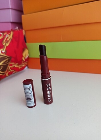 Beden bordo Renk Almost lipstick black honey 1.2gr
