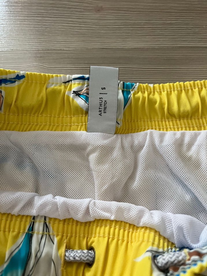 Bluemint marka Düğmeli Sarı Baskılı Mini Erkek Deniz Şortu - Görsel 3