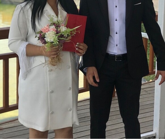 Şık rahat nikah elbisesi