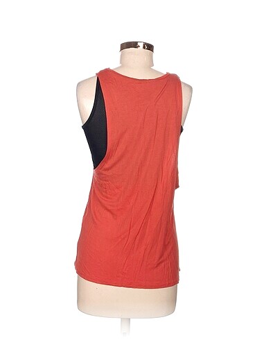 s Beden LC Waikiki T-shirt %70 İndirimli.