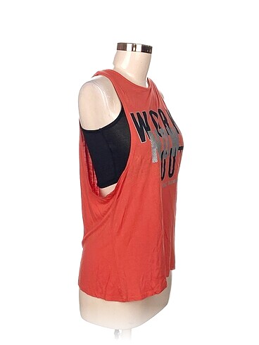 LC Waikiki LC Waikiki T-shirt %70 İndirimli.