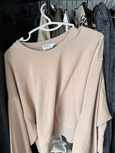 BERSHKA sweatshirt