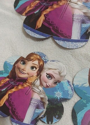 Elsa Anna cup kek standi