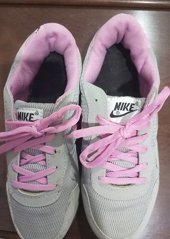 Gri Pembe Nike Kadın Spor Ayakkabı