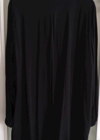 Uzun Kollu Zincir Detaylı Siyah Kadın Tunik - Görsel 4