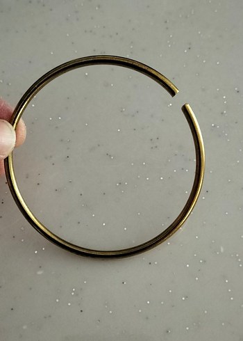 Altın Renkli Metal Minimalist Bileklik - Görsel 6