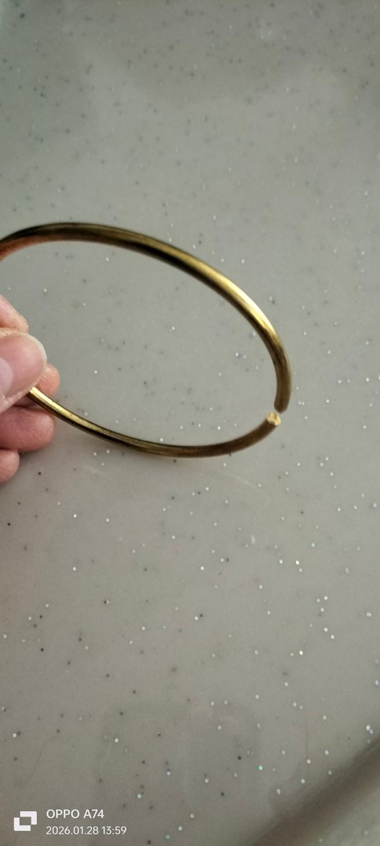 Altın Renkli Metal Minimalist Bileklik - Görsel 5