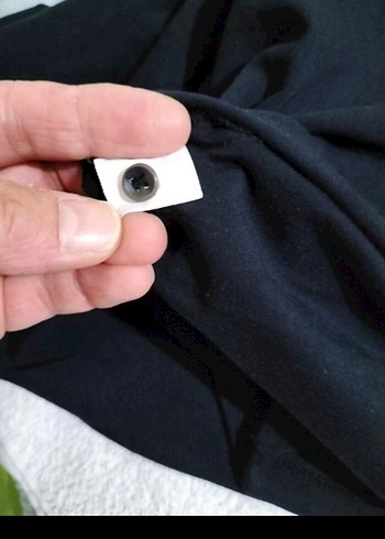 Siyah V Yaka Düğmeli Hamile Tişörtü - Görsel 2