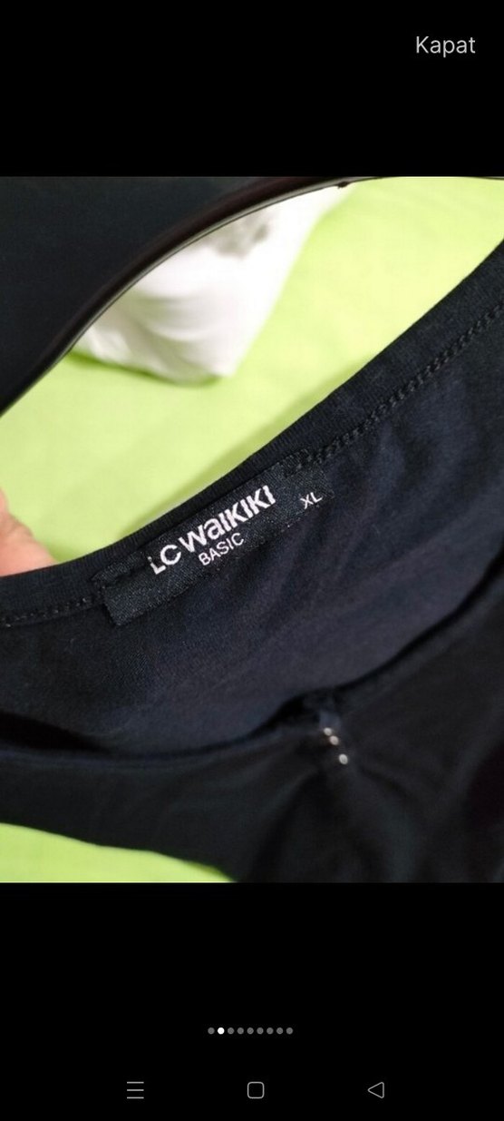 Siyah V Yaka Düğmeli Hamile Tişörtü - Görsel 5