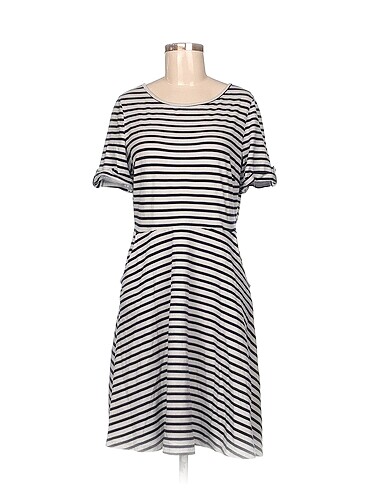 Dorothy Perkins Kısa Elbise %70 İndirimli.