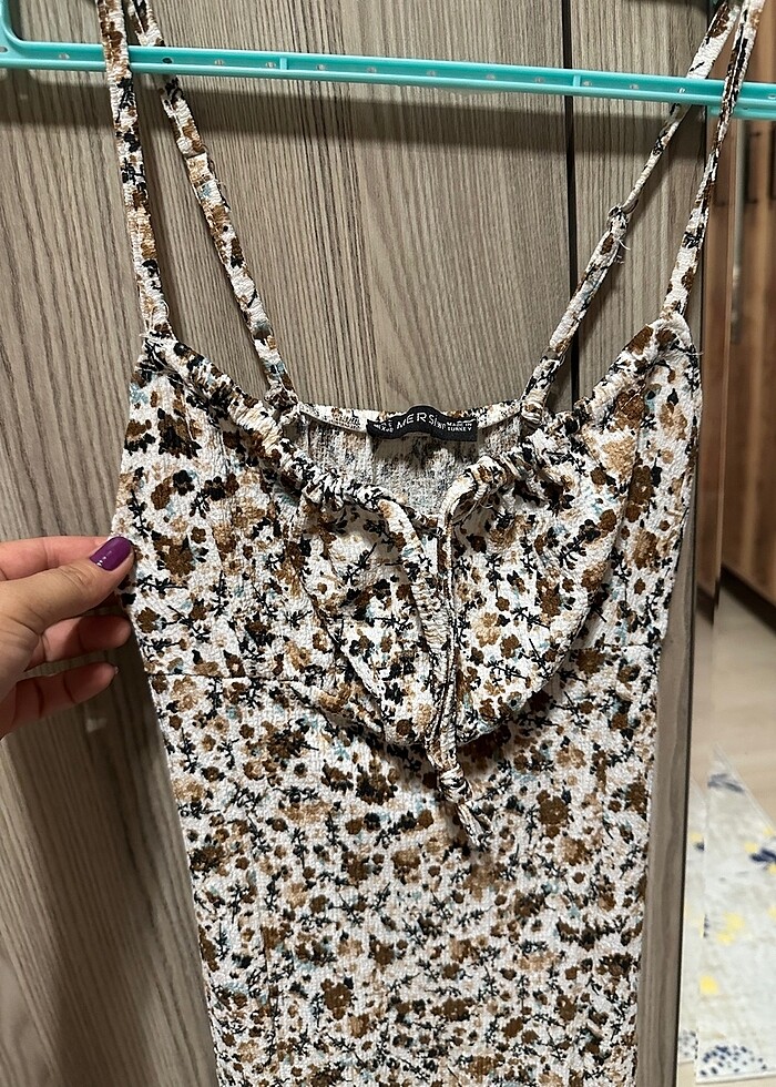 Yırtmaçlı likralı midi boy çiçekli elbise - Görsel 2