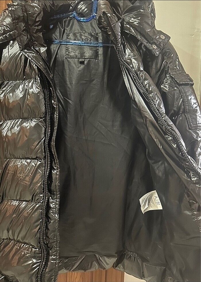 Parlak yüzeyli, kalın kışlık mont - Görsel 4