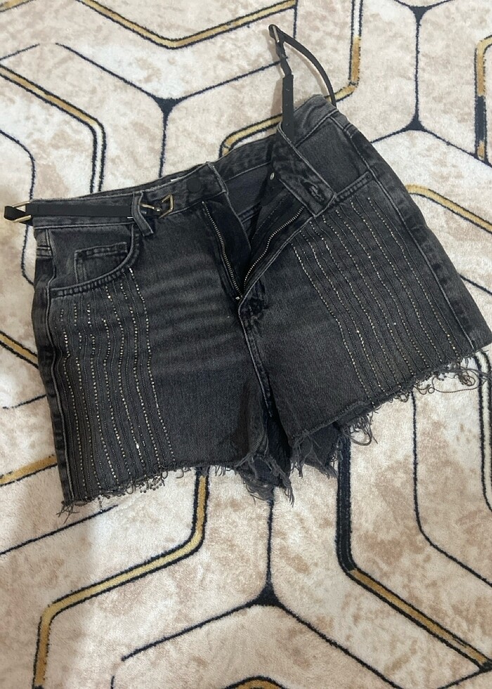 Taşlı şort - Görsel 2