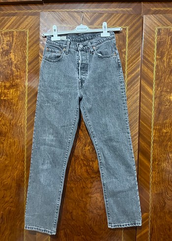 Levis Gri Dugmeli Kadin Midi Boy Denim Pantolon