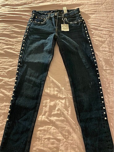 Zara etiketli hiç kullanılmamış incili jean