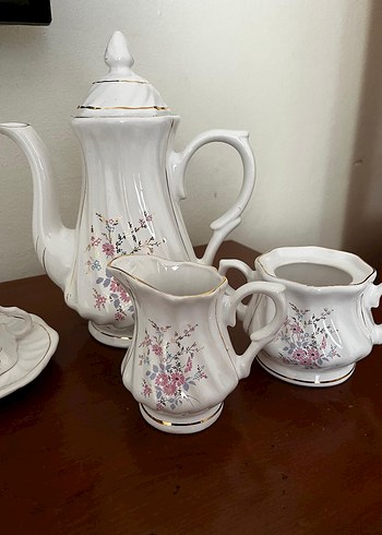 Pastel Beyaz Çiçek Desenli Porselen Fincan Takımı - Görsel 2