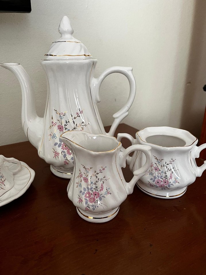 Pastel Beyaz Çiçek Desenli Porselen Fincan Takımı - Görsel 2