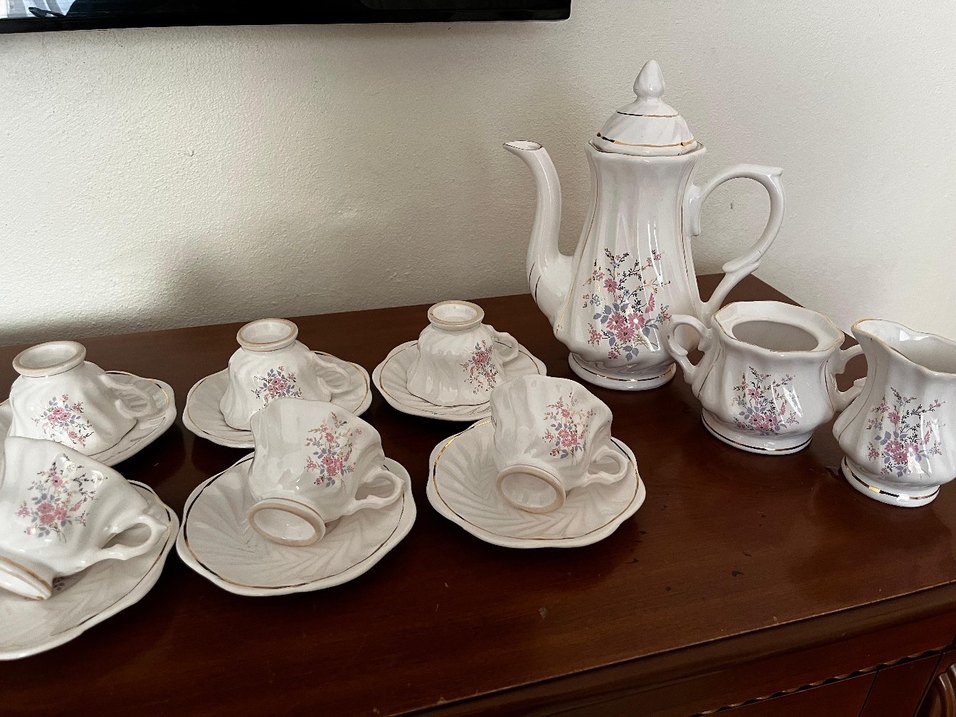 Pastel Beyaz Çiçek Desenli Porselen Fincan Takımı - Görsel 3