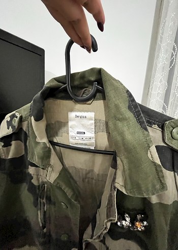 BERSHKA Kamuflaj Desenli Kadın 2 Ceket - Görsel 2