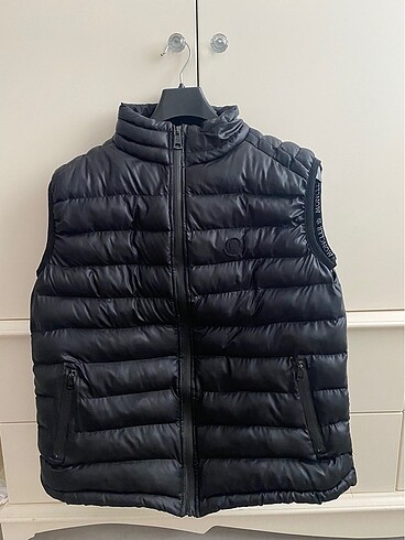 Moncler yelek