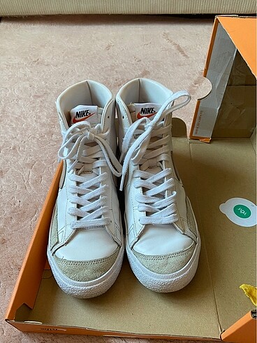 40 Beden beyaz Renk nike blazer pembe
